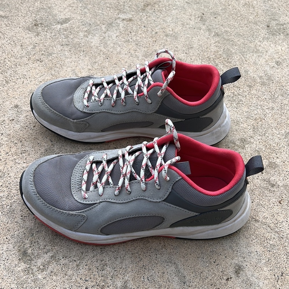Columbia Women's Pivot Mid Waterproof Hiking Shoe Size 9 - Picture 3 of 9